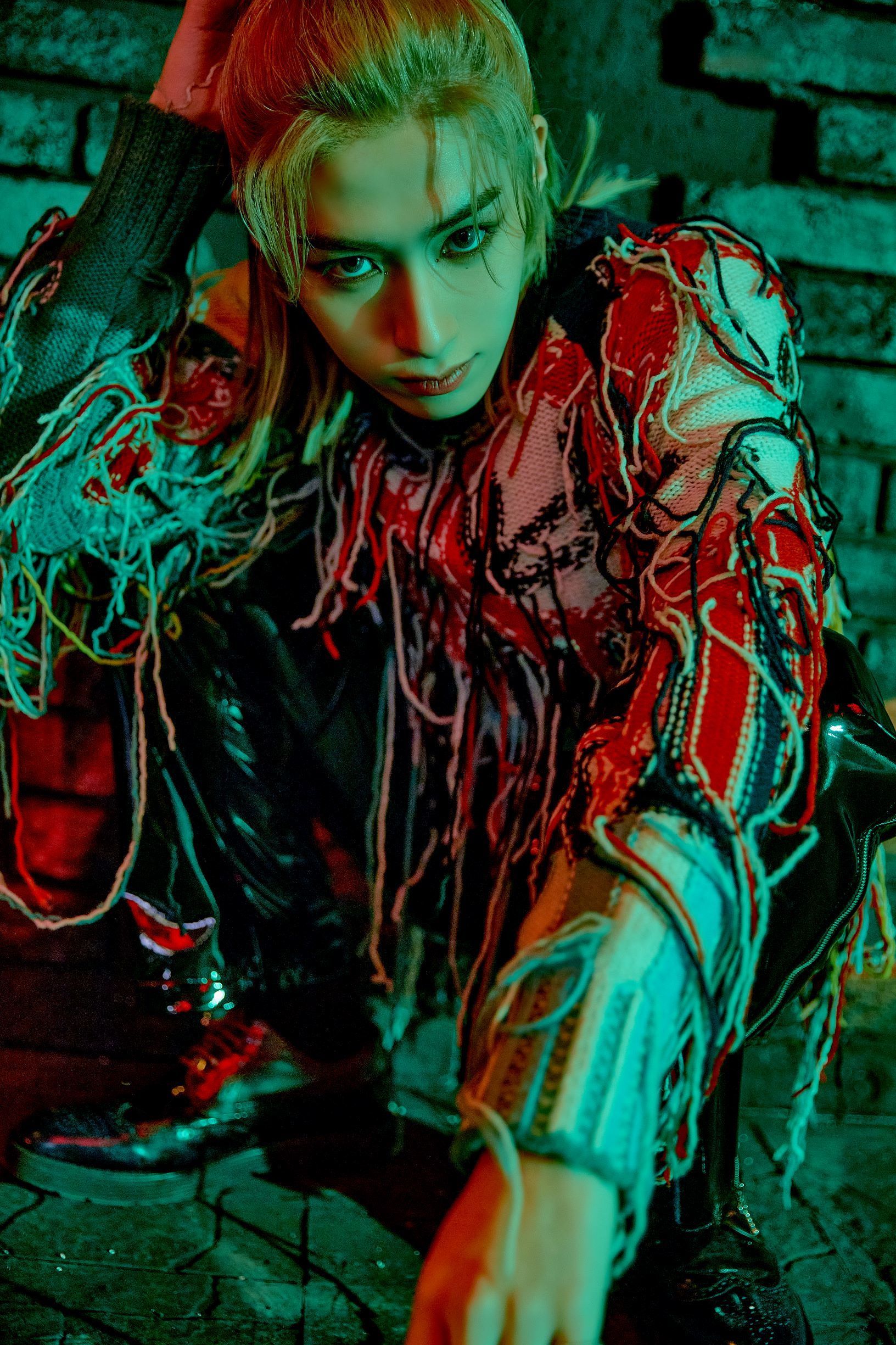 Oneus_xi_2_